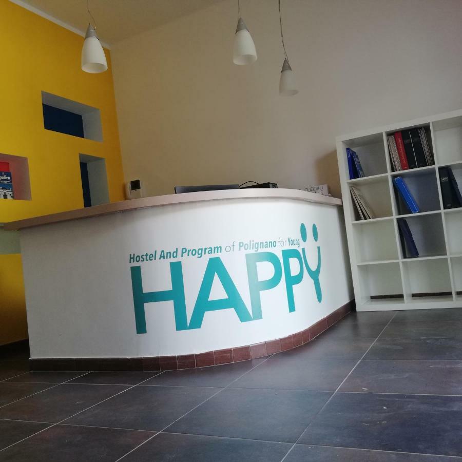 Happy Hostel For Young Polignano a Mare Bagian luar foto